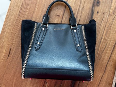 Burberry Handtasche schwarz-gold