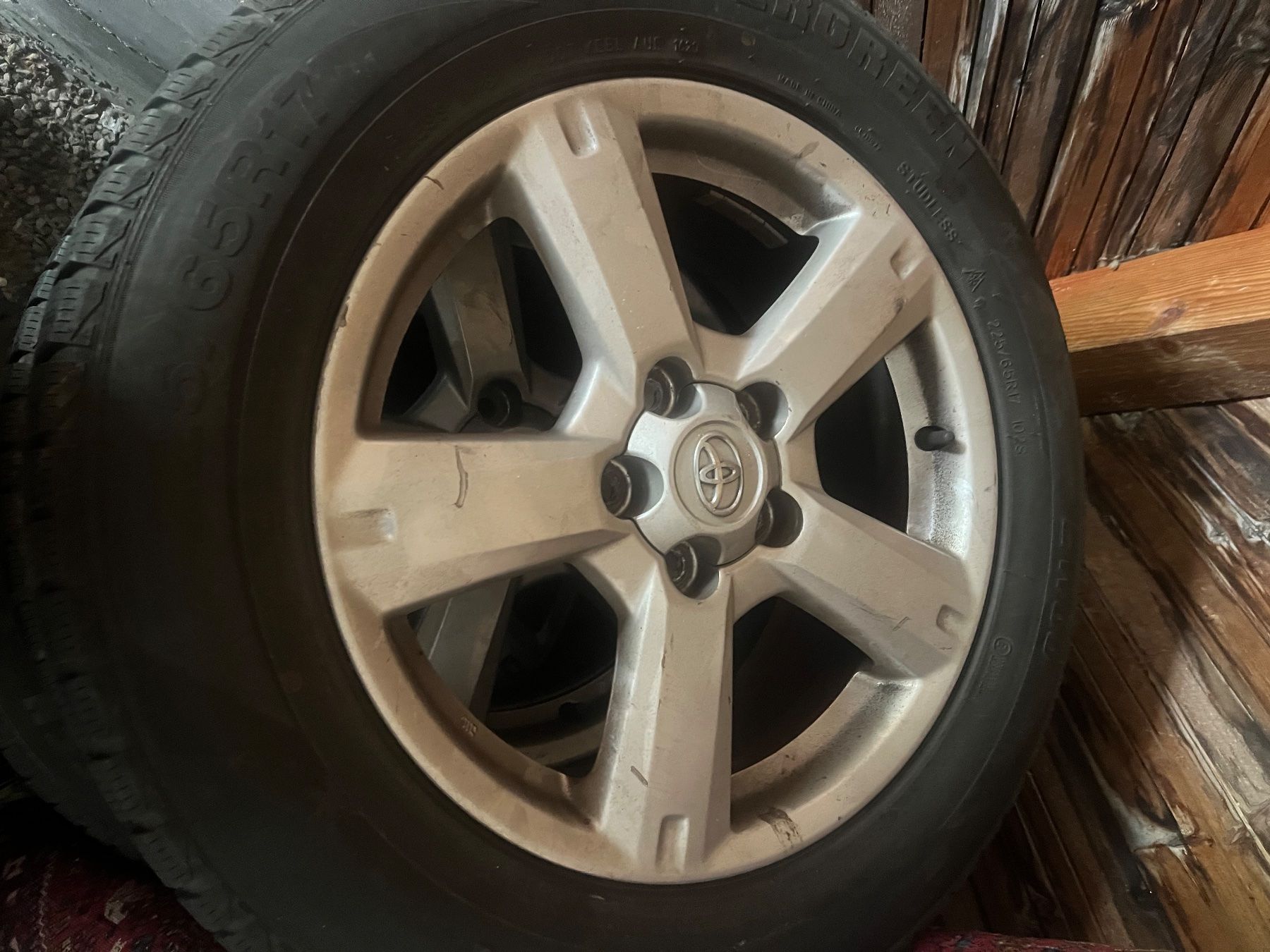 Toyota Pneus & Roues: Toyota RAV 4 Winterräder – D'occasion à Schinznach Dorf par CVT100