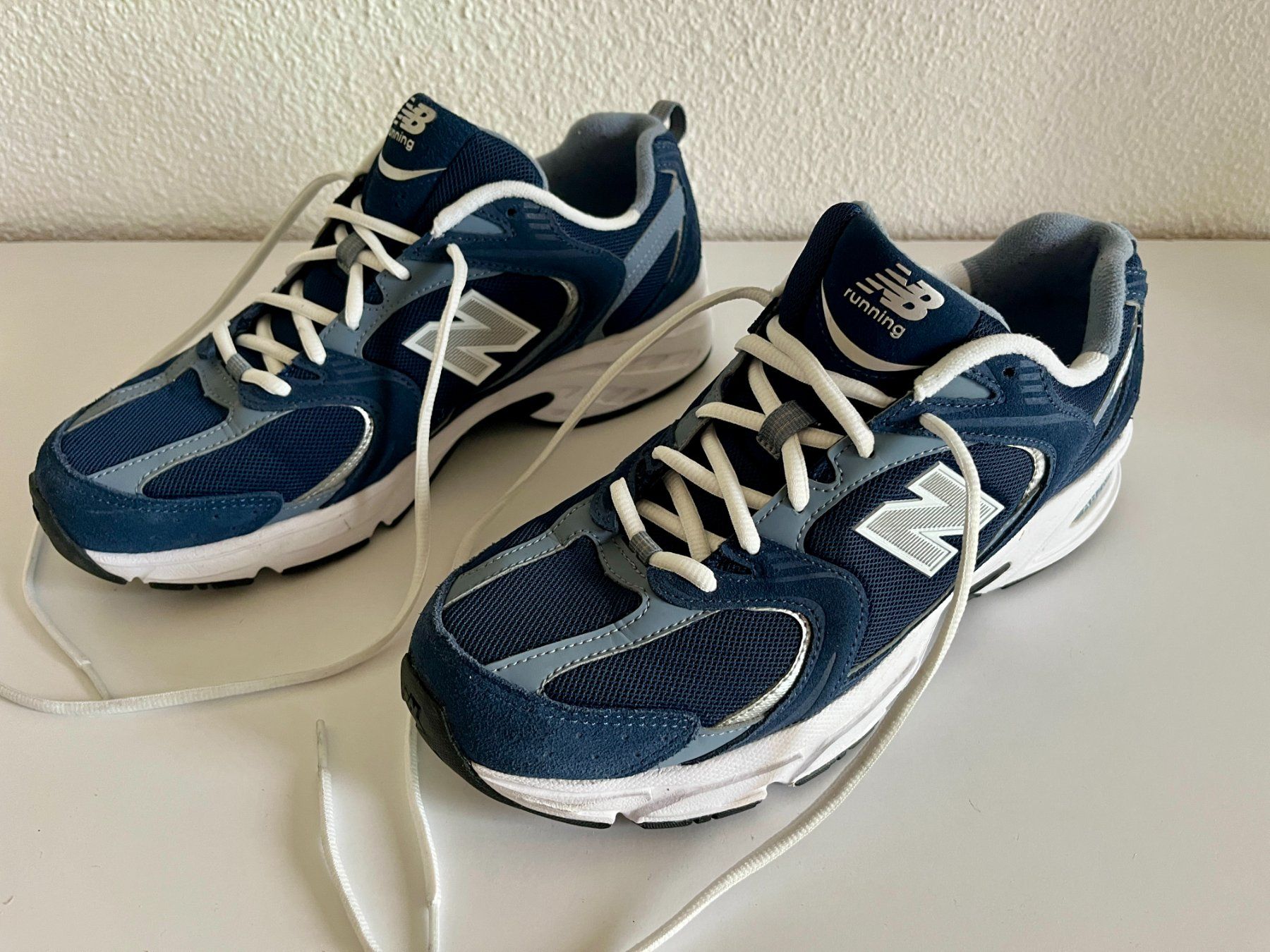 New Balance Herrenschuhe: New Balance MR530CA Gr. 43 – Gebraucht aus Luzern von rosaroterpanther