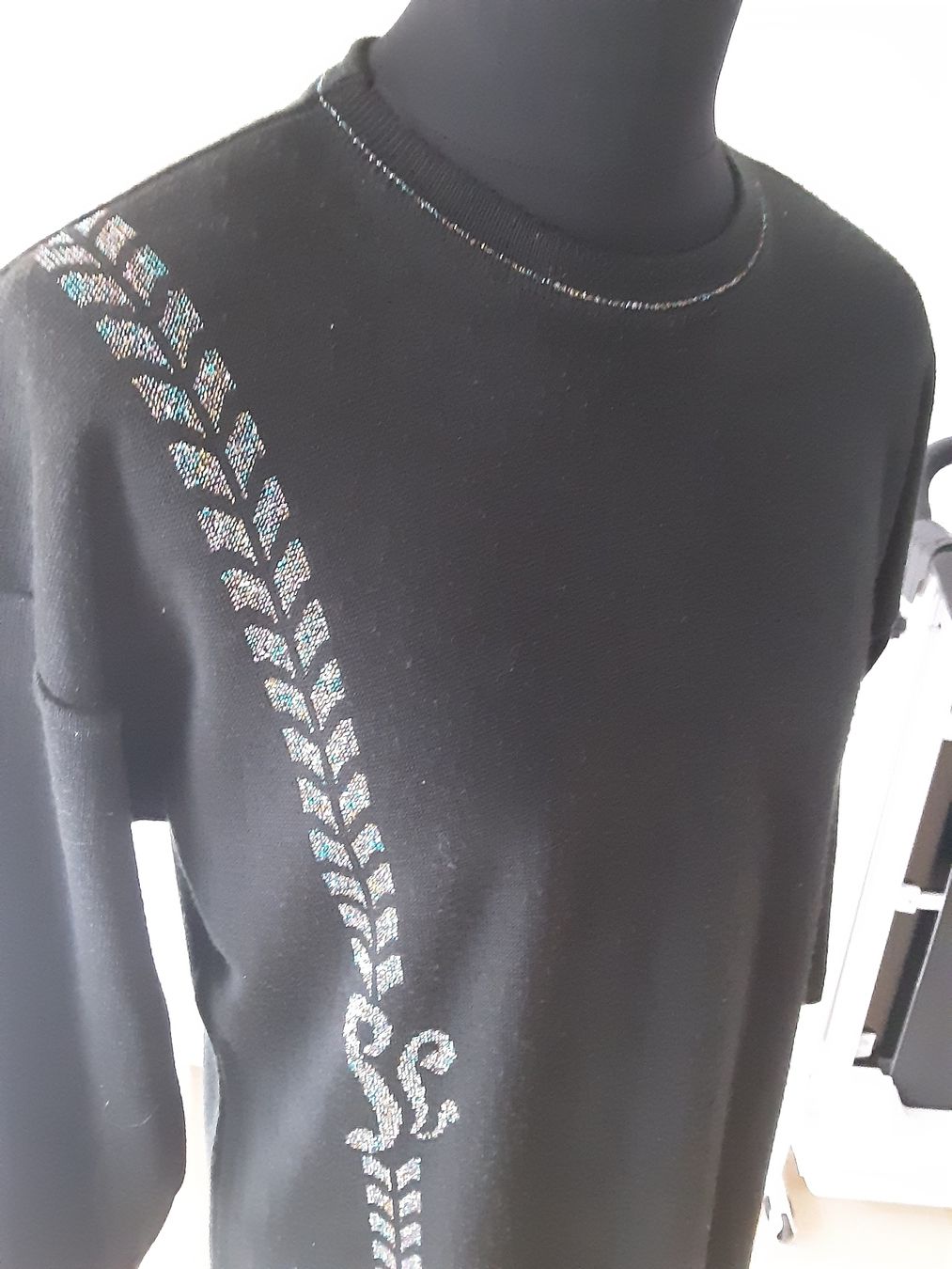 Pullover & Sweatshirts: Schwarzer  Strickpullover mit speziellem muster ,gr44 .. 46 – Neu (gemäss Beschreibung) aus wolfhalden von 46464646 4