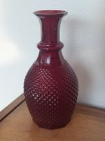 Antike granatrote Glas Karaffe