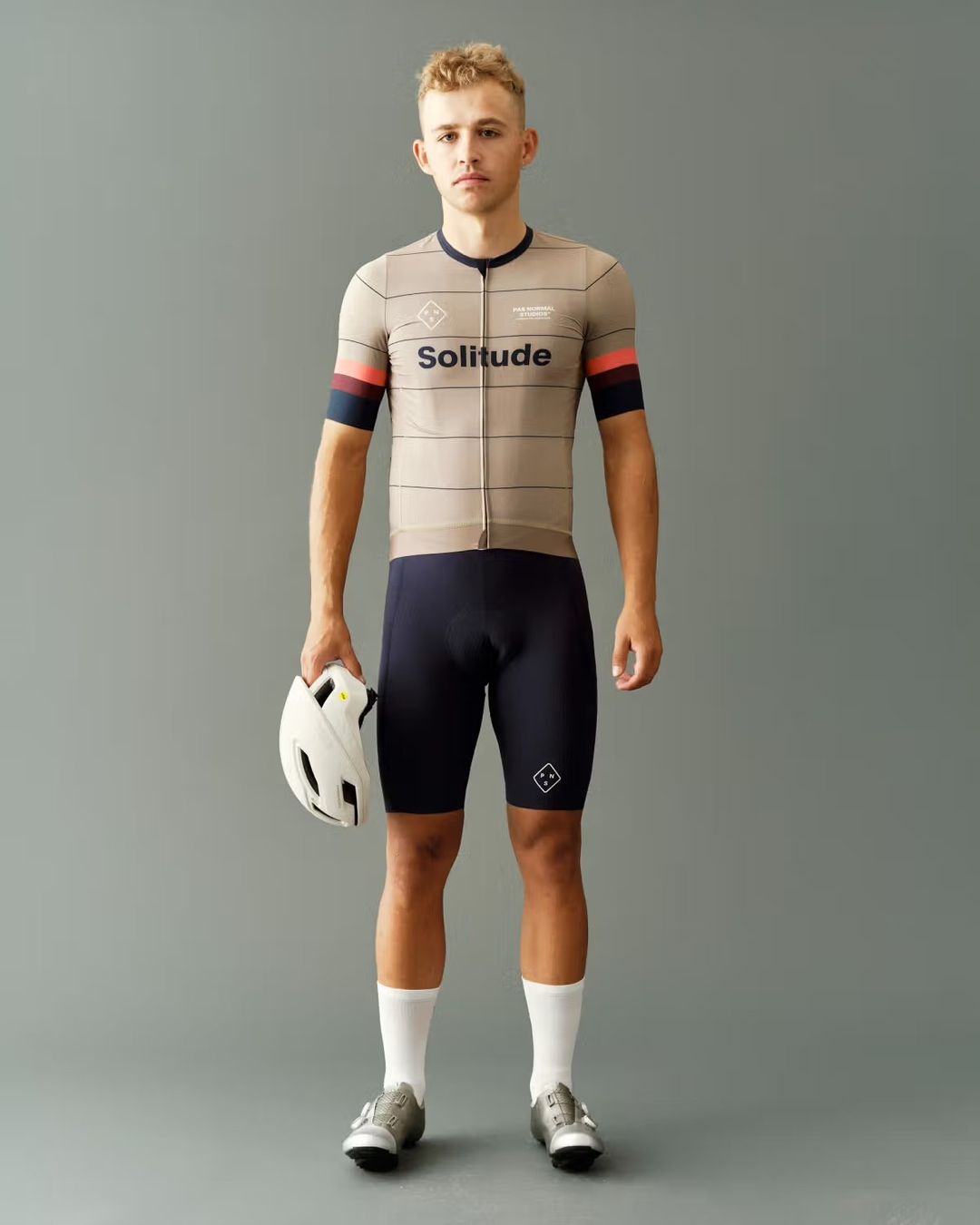 Pas Normal Studios Canottiere & Pantaloni: % Pas Normal Studios Men's Solitude Jersey - Beige M – Nuovo e nell'imballaggio originale da Bern venduto da Disco_Cycle 3