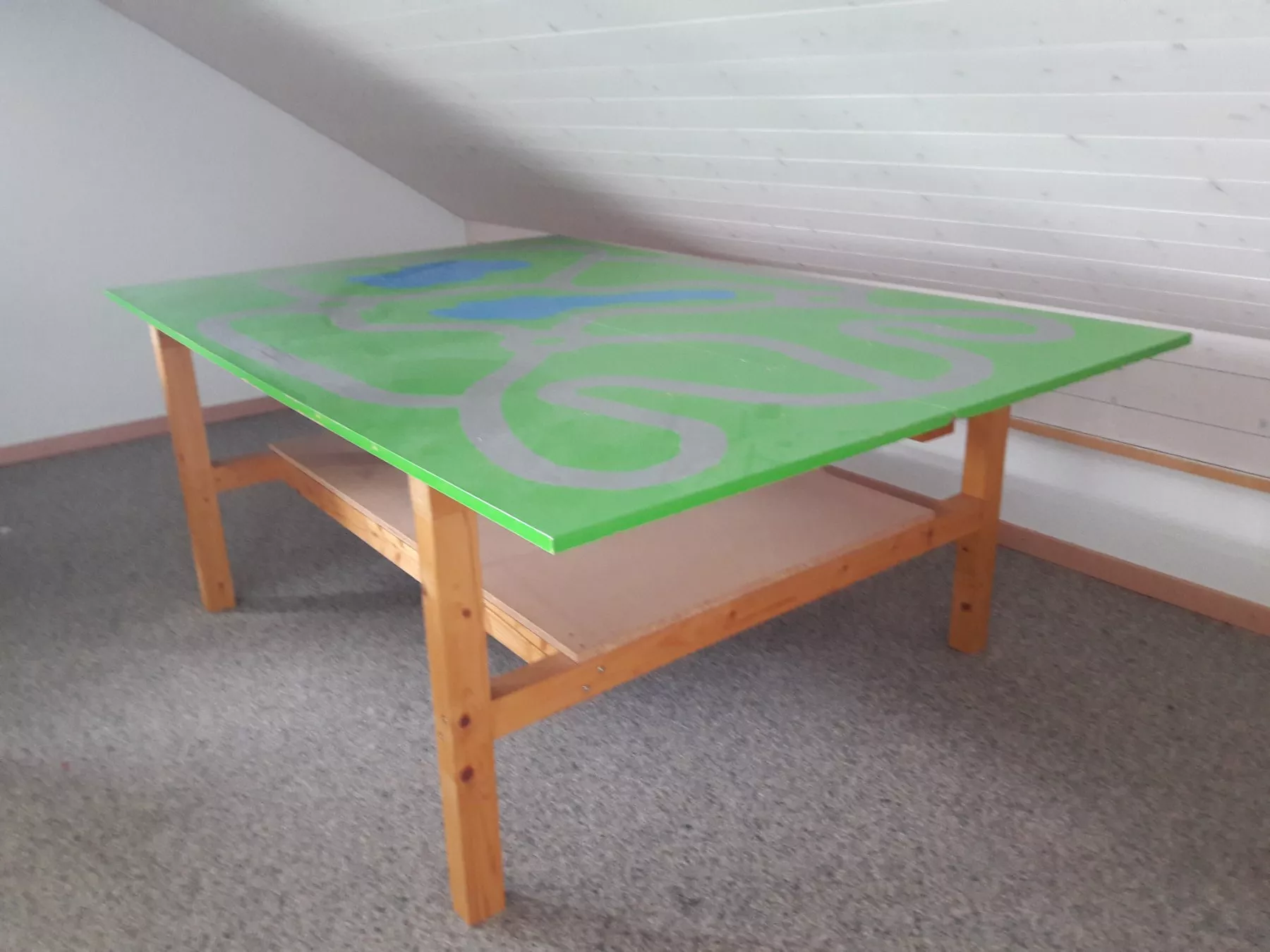 Tavoli: Kinderspieltisch – Usato da Alterswil FR venduto da Mat612