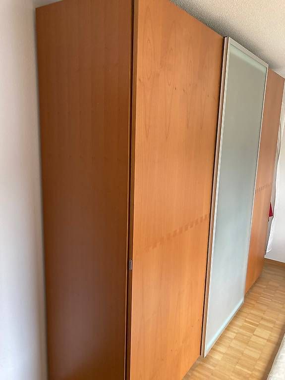 Armoires: Kleiderschrank – D'occasion à fislisbach par jul_tmx7 1