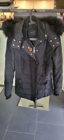 Schöne Winterjacke von Zara in schwarz, Grösse S
