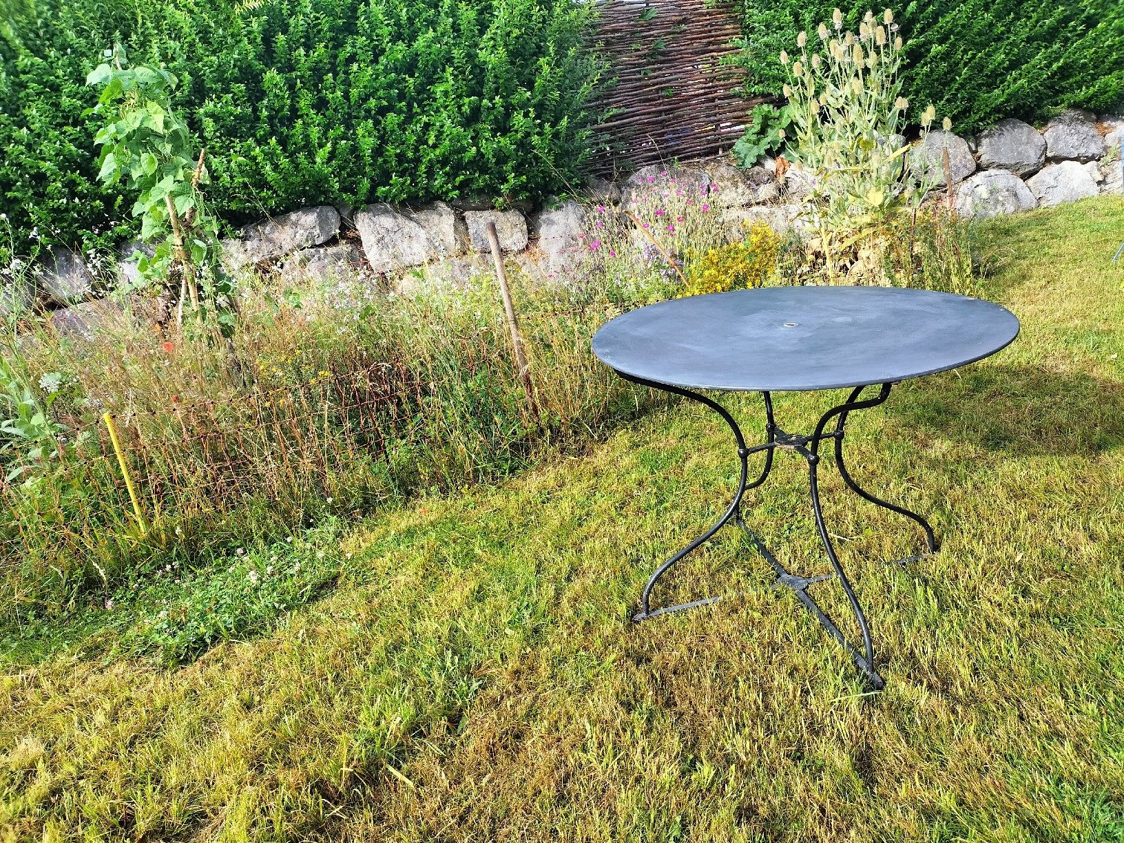 Tavoli: Gartentisch jugendstil 19.00jht rund – Usato da Müselbach venduto da pat_9c9w