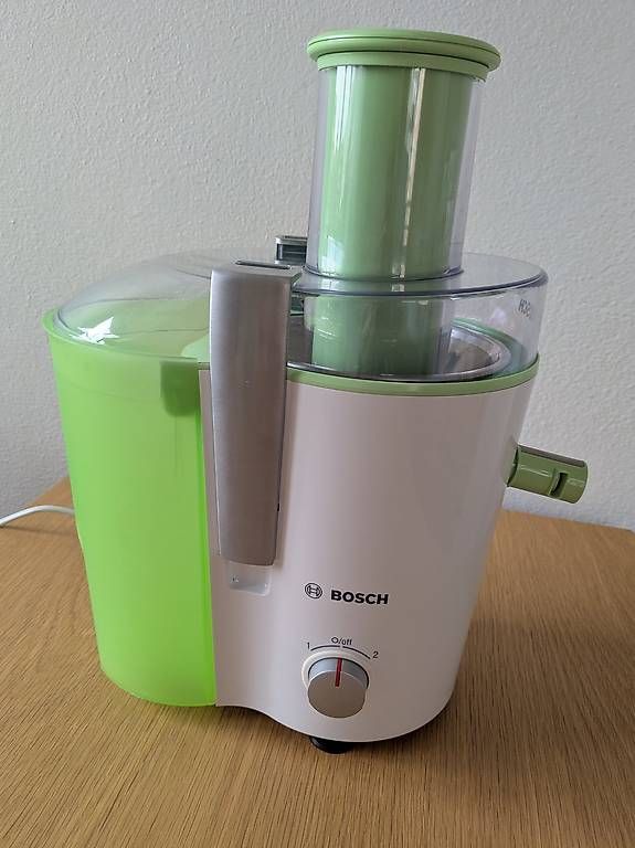 Elettrodomestici da cucina: Bosch Centrifuge Juicer – Usato da Vevey venduto da Pigeon