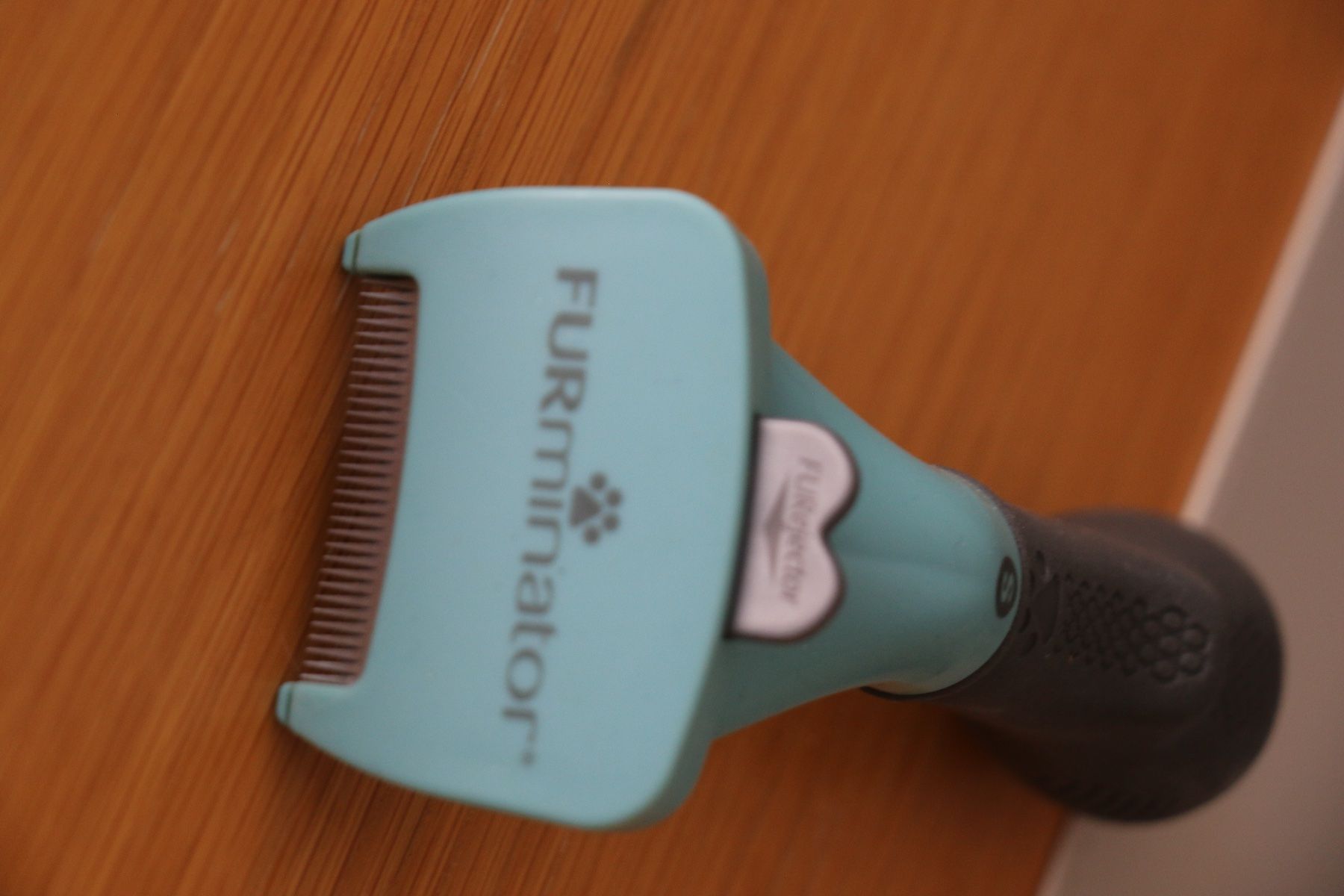 Prodotti per la cura & articoli per la pulizia: Furminator – Usato da Männedorf venduto da Topojasa 1