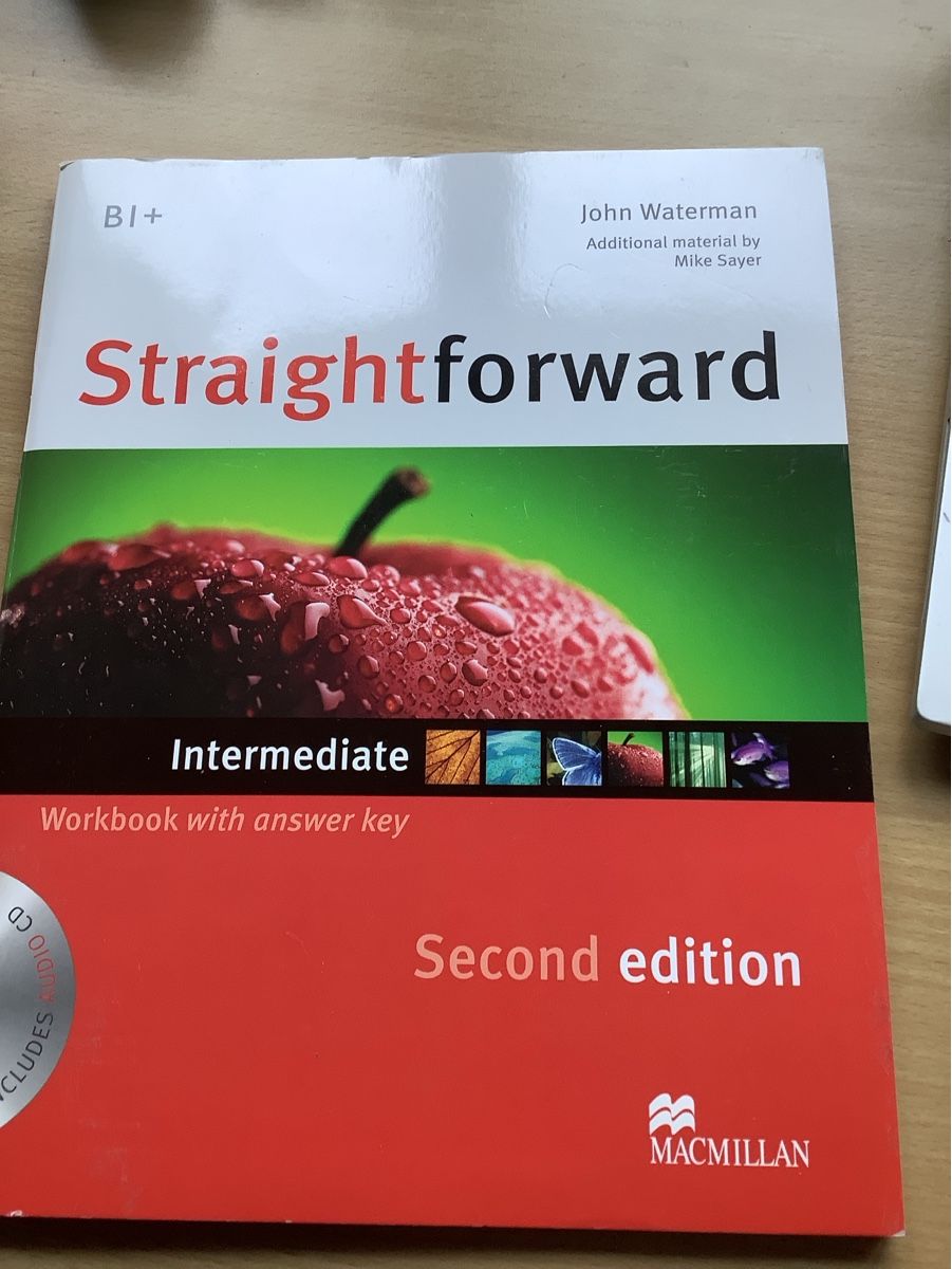 Libri: Straightforward Intermediate Workbook Second Edition – Usato da Saas-Balen venduto da kircin