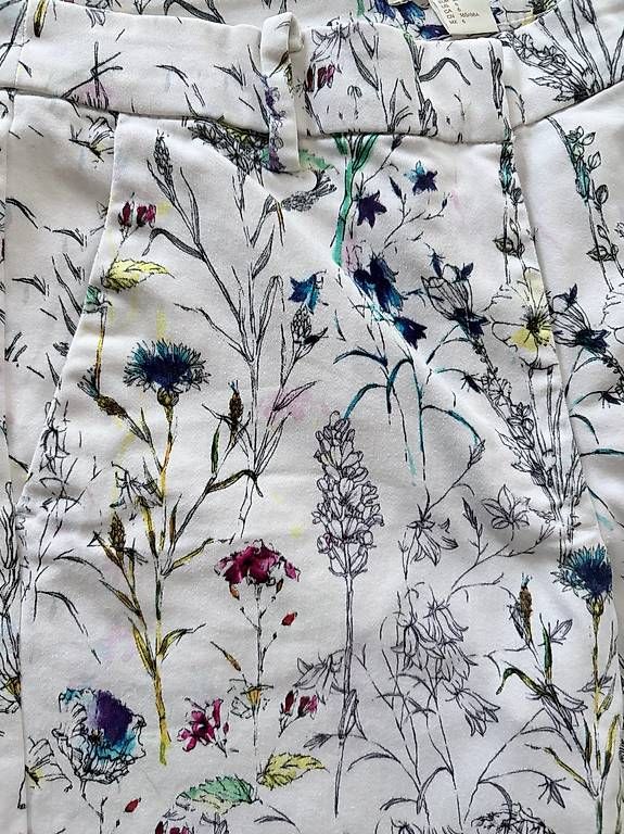 H&M Pantaloni: Mega schöne Hose mit Blumen H&M Gr. 36 – Usato da Dietlikon venduto da Pmt_zh 2