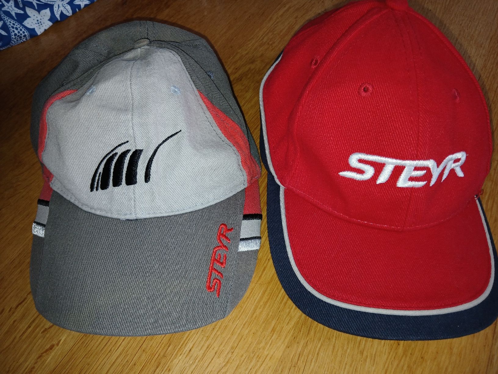 Altro abbigliamento per bambino: steyr Cap 2 x – Usato da recherswil venduto da papamoll71