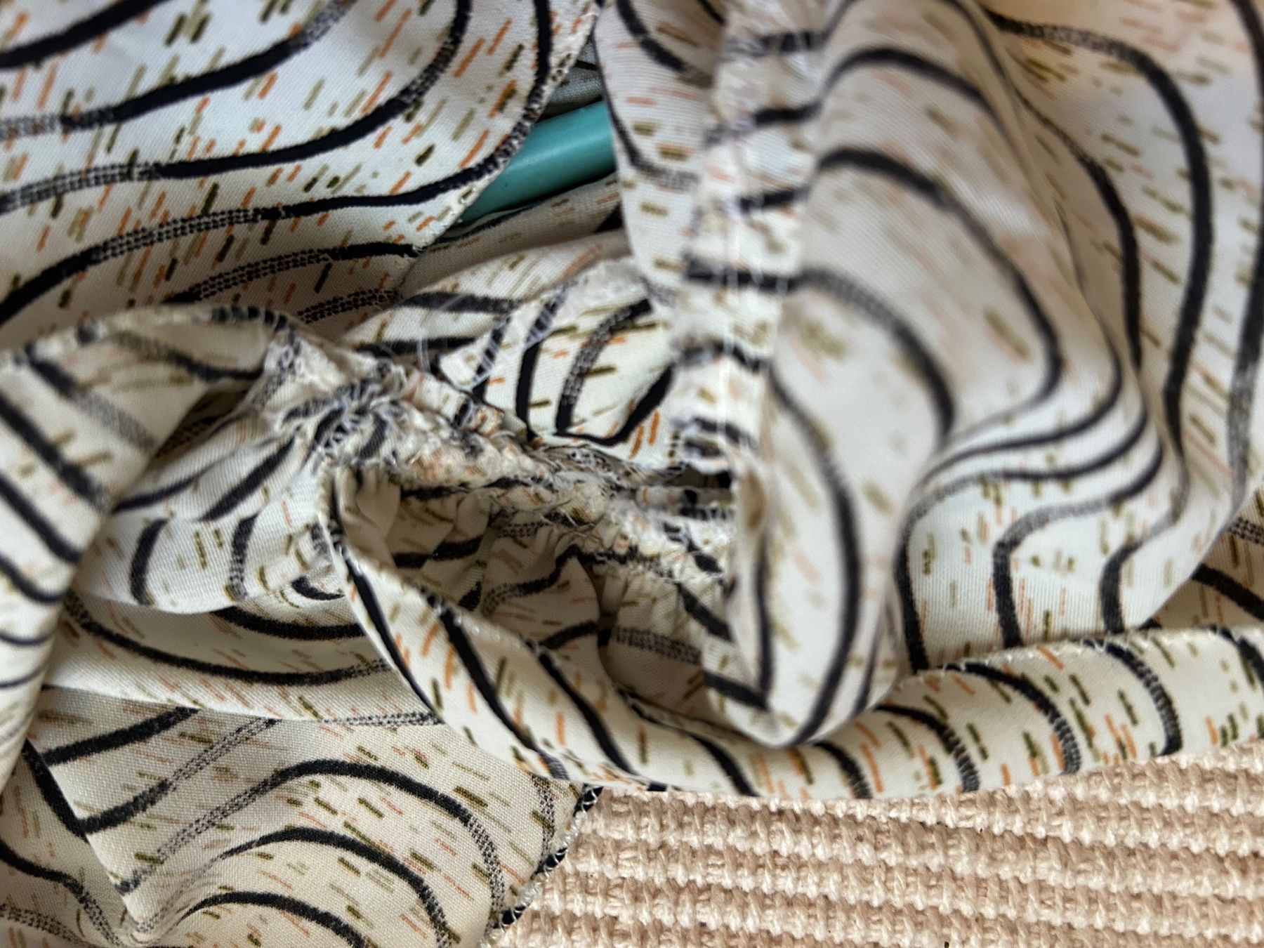 Tops: Blouse courte soie fait main – D'occasion à Bernex par joe_6dn9 3