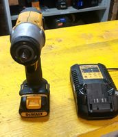 Visseuse à chocs DeWalt DCF813 avec chargeur et batterie