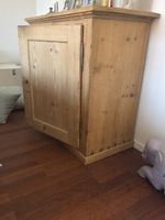 Antikes Kiefernholz Sideboard mit Schubladen und Türen