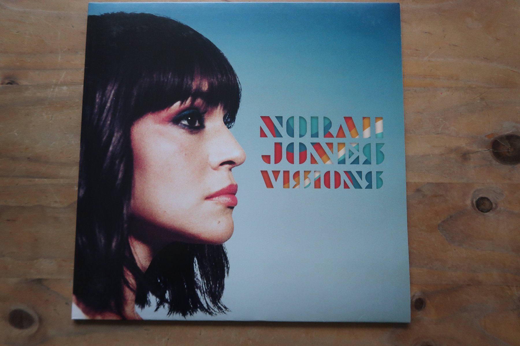 Schallplatten: NORAH JONES - VISIONS - VINYL LP – Gebraucht aus Basel von Patiscat