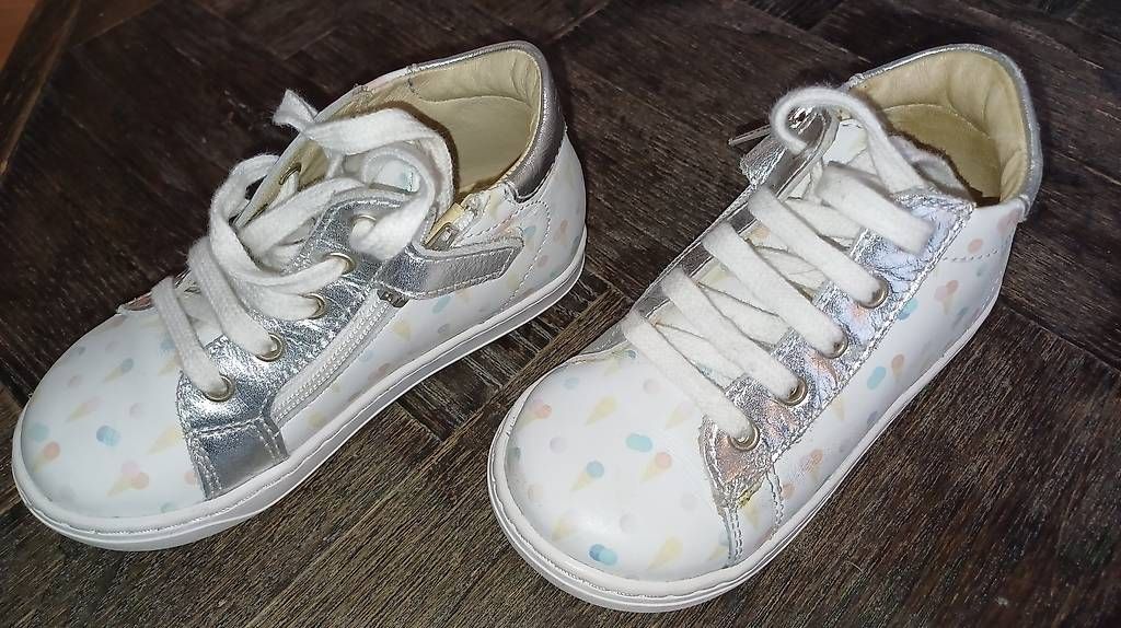 Scarpe per ragazzi: Kinderschuhe Marke Shoo Pom, Grösse 25 – Usato da Meikirch venduto da Scd1907