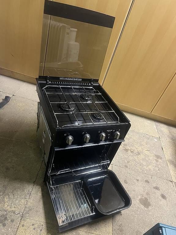 Backöfen: Thetford Triplex Camping Gasbackofen/Grill – Gebraucht aus Adelboden von kartoffelstock 1
