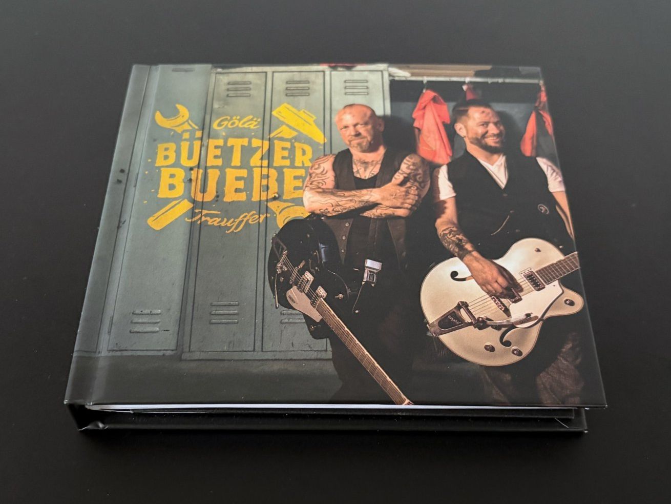 CD: CD Gölä & Trauffer: Büetzer Buebe Digibook – Usato da Birr venduto da Jamonline