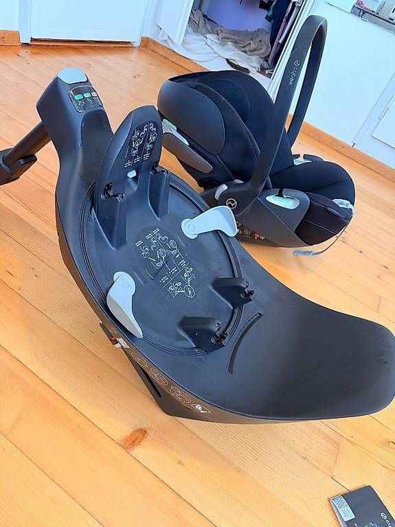 Cybex Seggiolini per auto: CYBEX Cloud T i-Size Plus + CYBEX Platinum Base T – Usato da Mittelhäusern venduto da Na_Az