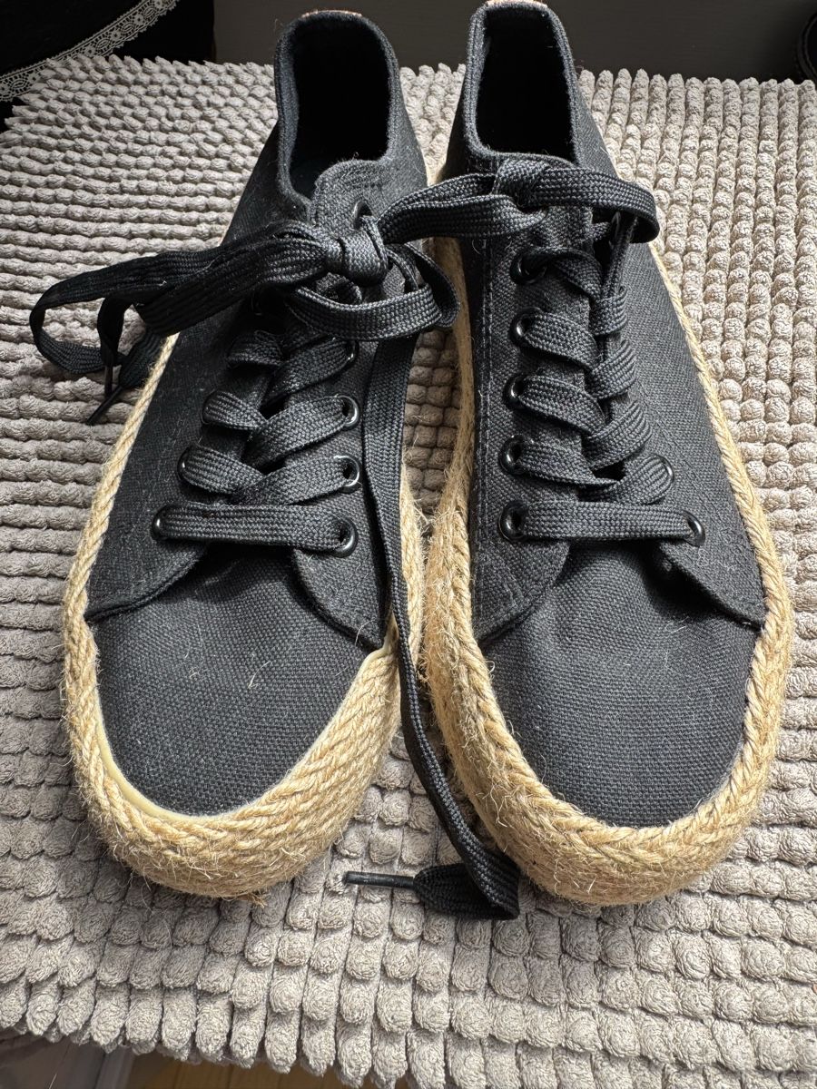 Scarpe da donna: schwarze Espadrilles mit Plateausohle Gr 38 – Nuovo (secondo la descrizione) da Lotzwil venduto da Tgdromad 1