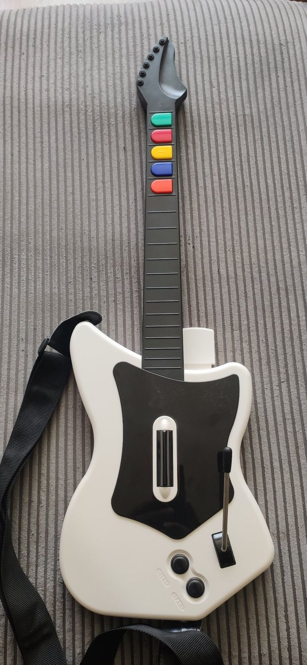 Controller: 2x Originale Guitar Hero Gitarre von RedOctane plus Game – Usato da St.Gallen venduto da Wdragon 3