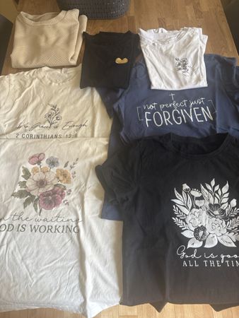 7 Damen T-Shirt: davon 5x Christlich 2 neutral  in Grösse S