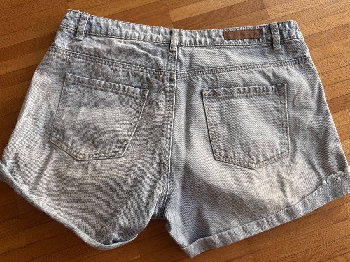 Zebra Pantaloni: Zebra jeans shorts Gr.L – Usato da Pfäffikon SZ venduto da EMMA0111 1