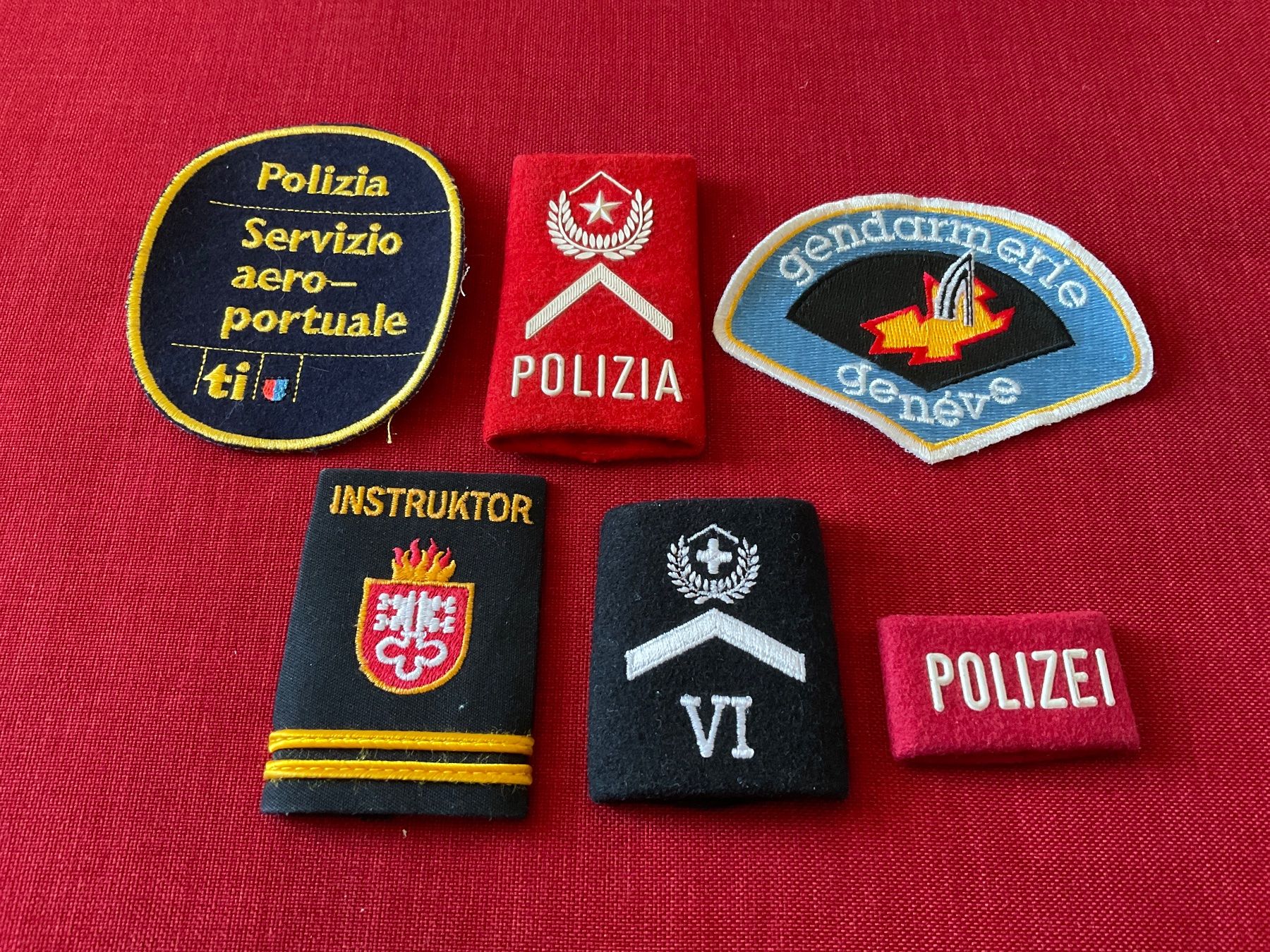 Placchette & Badge: Vintage Polizei Abzeichen – Usato da Lugano venduto da Persepolis