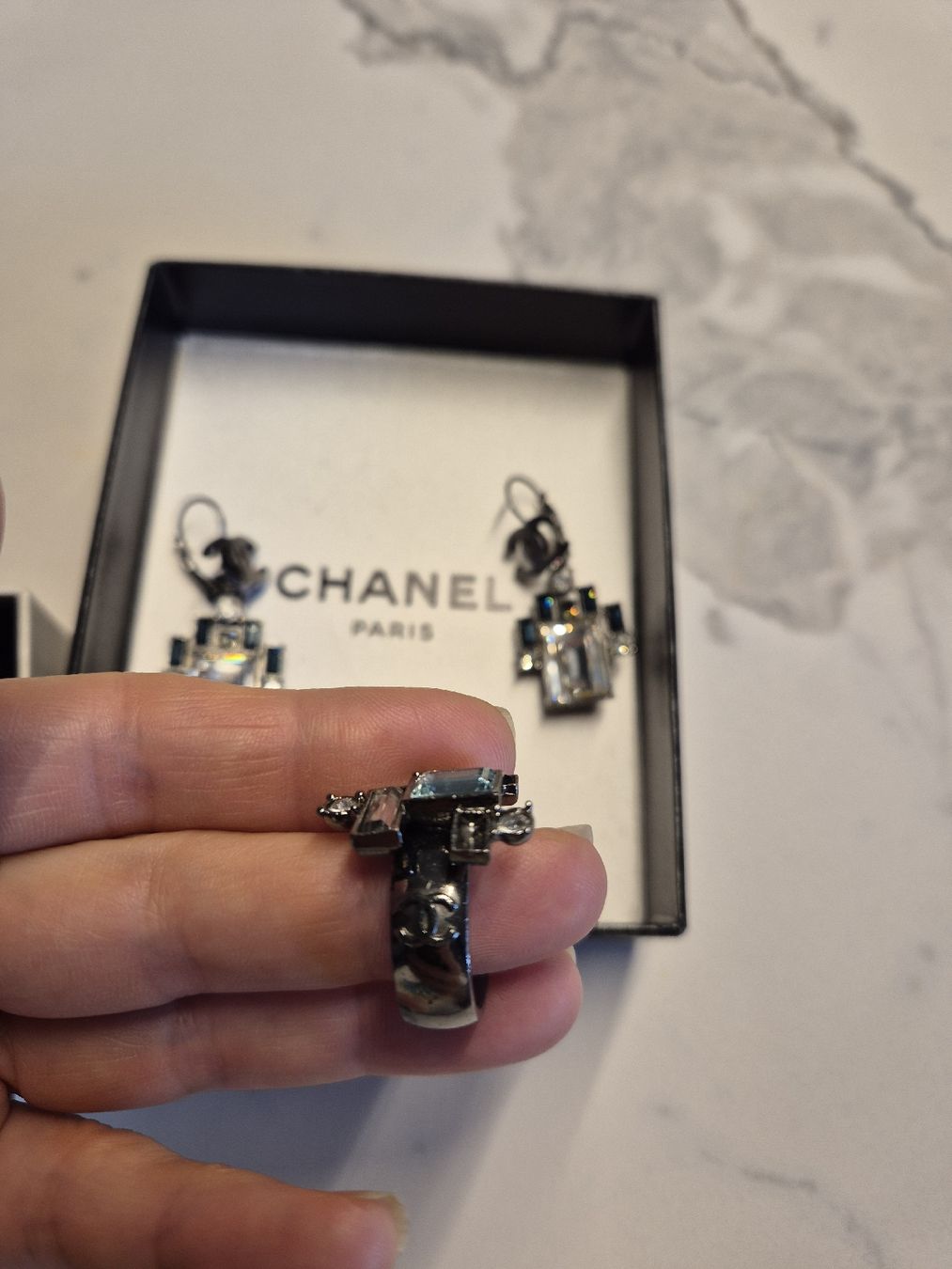 Chanel Sonstiger Schmuck: ​CHANEL Earrings & Ring Set – Gebraucht aus Winterthur von geo_kt7l 7