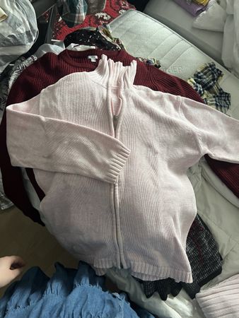 Rosa Strickjacke Reissverschluss beidseits zu öffnen