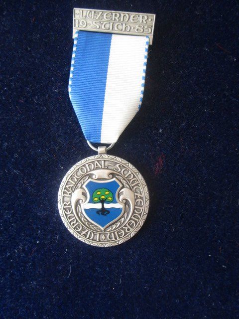 Medaglie: Luzerner Stich 1985 emailliertes Gemeindewappen Luthern – Nuovo (secondo la descrizione) da Luzern venduto da Horoskop1