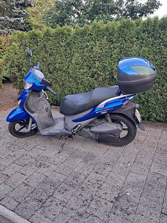 Scooter: Zu verkaufen SUZUKI Roller 125  – Usato da Zollikofen venduto da rkr_kv2q 2