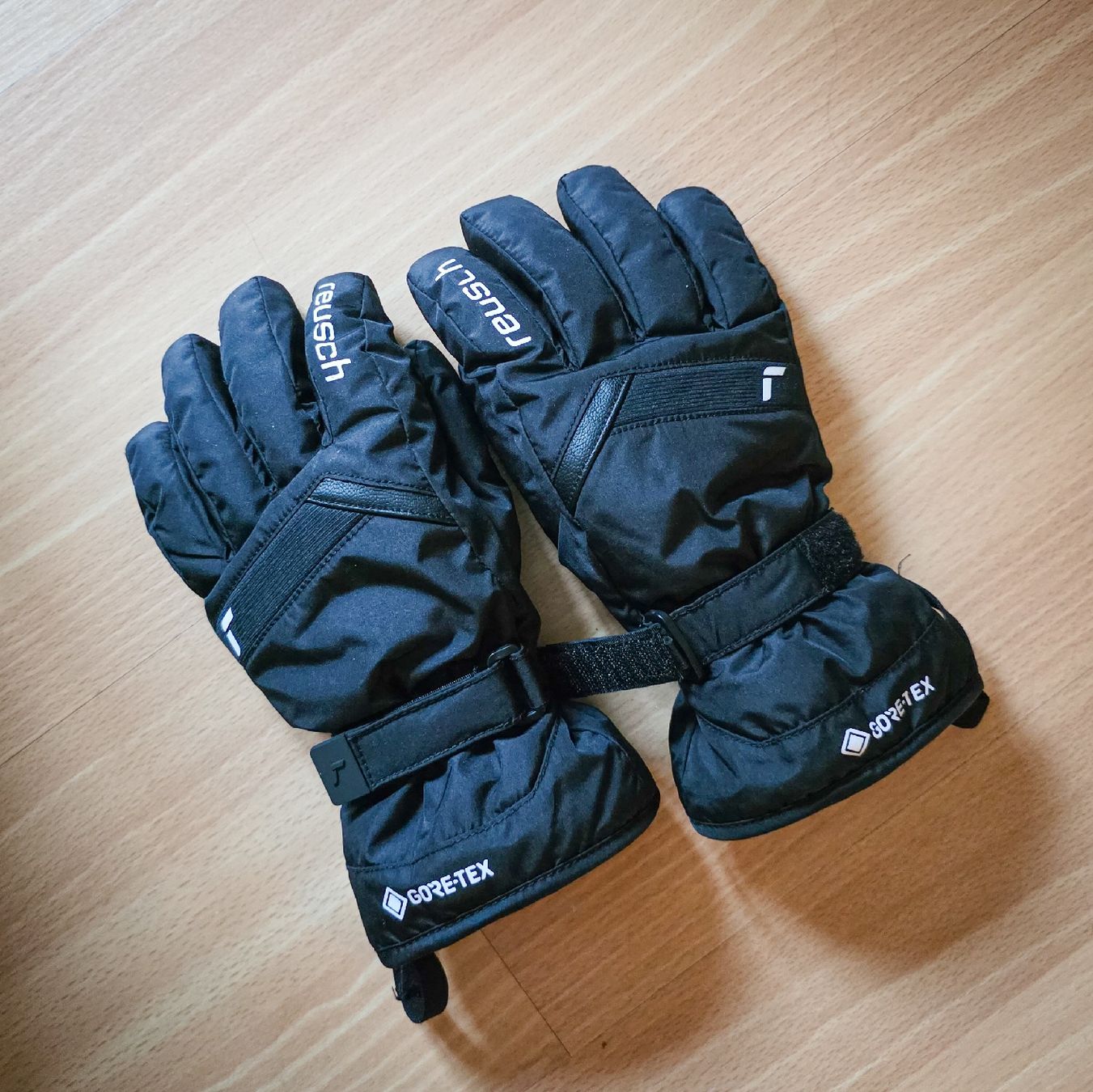 Guanti & manicotti: Reusch Women 5.5 Goretex – Nuovo (secondo la descrizione) da Baden venduto da happybrain01