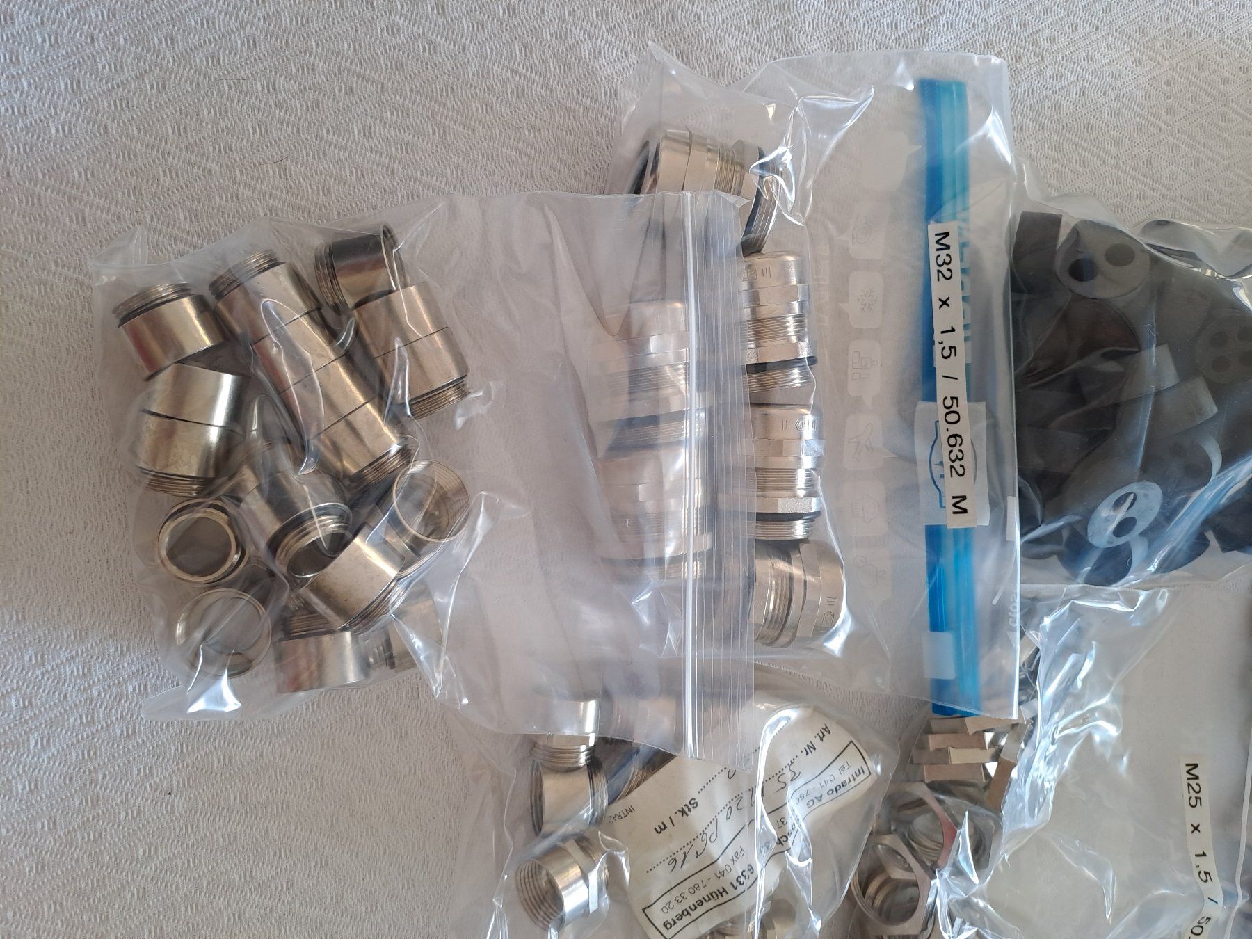 Componenti elettronici: Cable Glands - Surplus Stock – Usato da Rieden AG venduto da Werkstattlaedeli 1