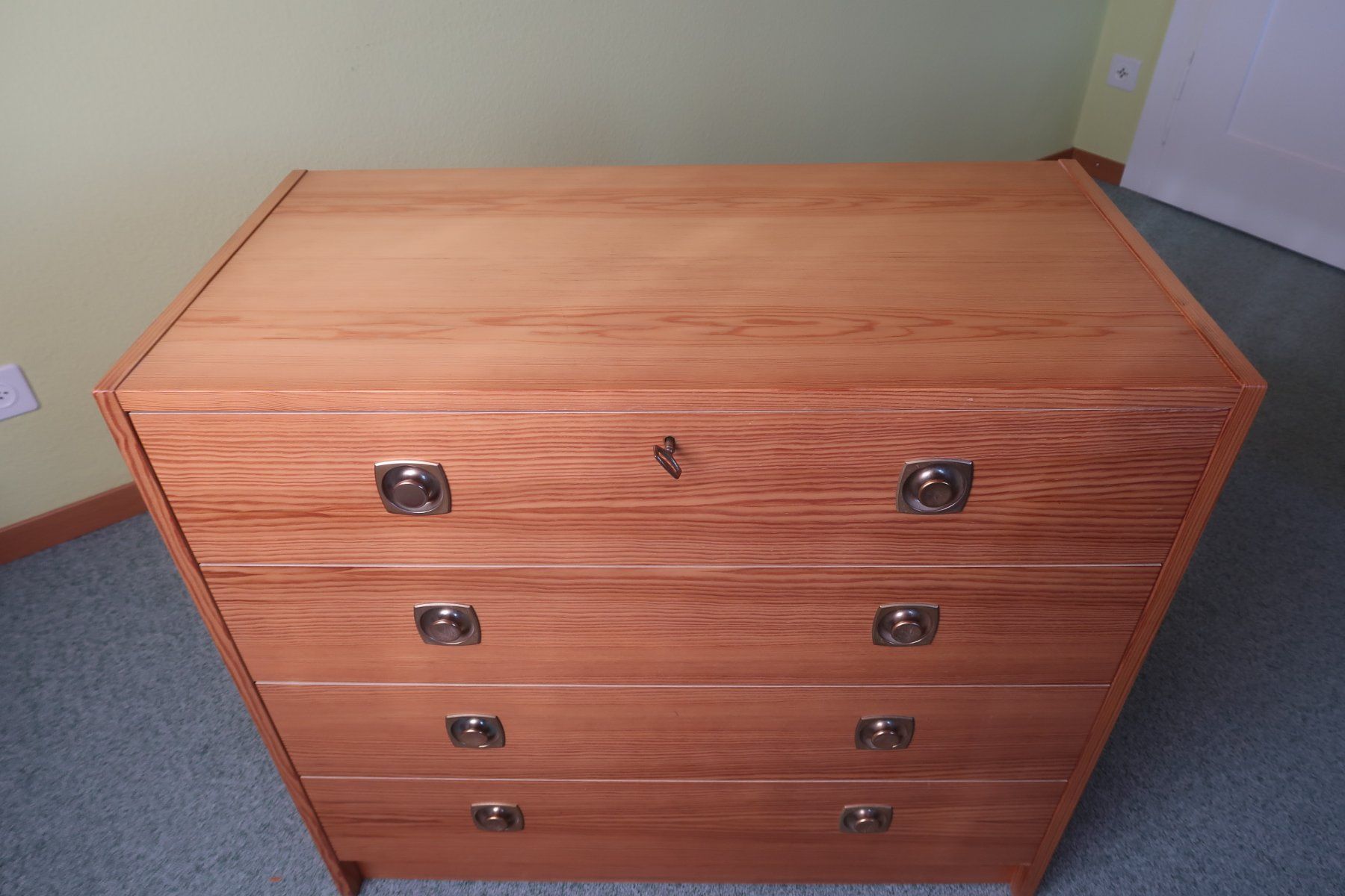 Cassettiere: Sideboard, Schubladenschrank, Kommode – Usato da Oberwil BL venduto da verramscher