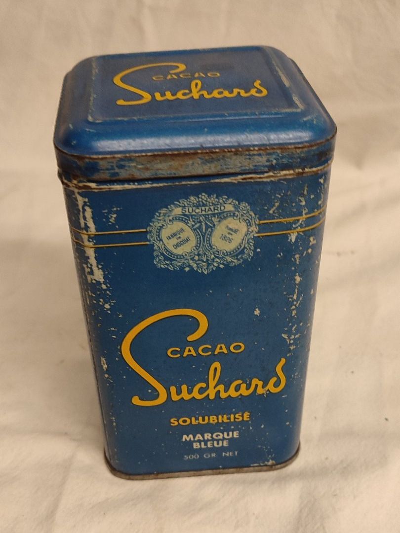 Suchard Dosen: Wunderschöne alte Blechdose von SUCHARD CACAO 17 cm – Gebraucht aus Gelterkinden von MYSTOREFORYOU4460