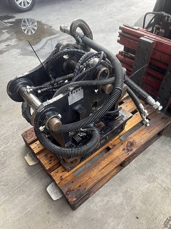 Excavateurs: Powertilt mit SQ 70 – D'occasion à Boswil par Blinky3 1