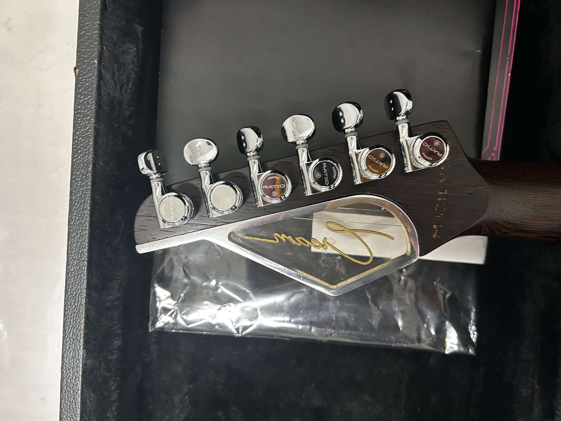 Strumenti musicali: Cream Voltage guitar Deluxe – Usato da Basel venduto da Jotaguitars 8