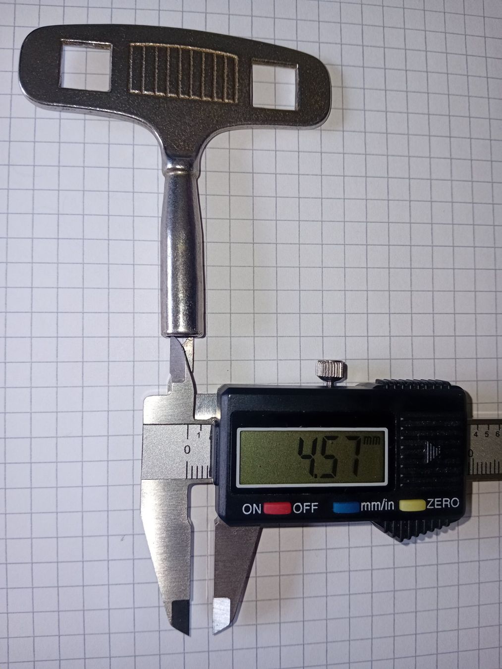 Orologi da terra & Orologi da parete: Clock Winding Key 4.50mm – Usato da Bern venduto da This_that_other_all 2