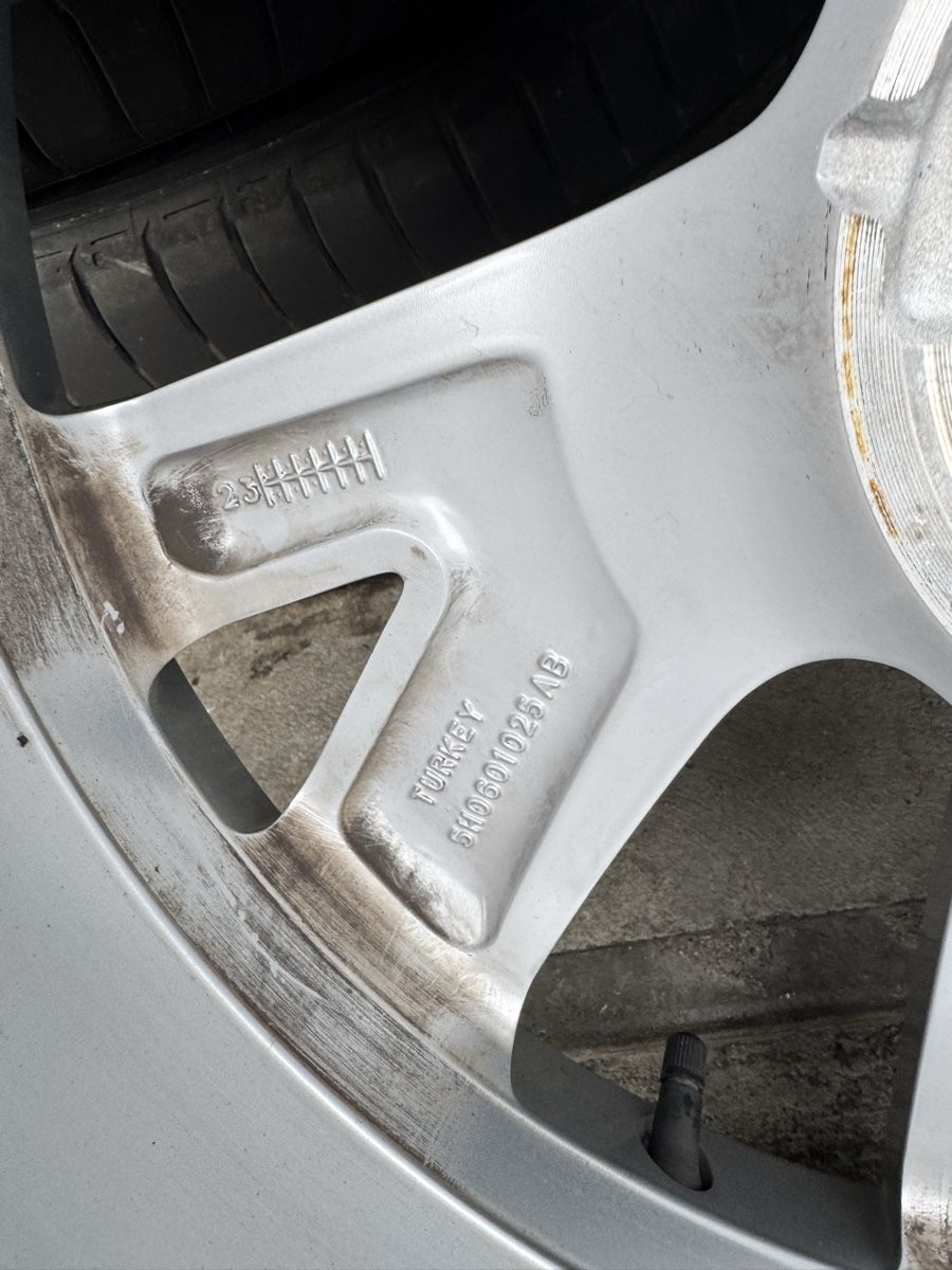 Volkswagen Pneus & Kompletträder: VW Golf VIII Winter 18 Zoll – Gebraucht aus Mollis von BSL10 7