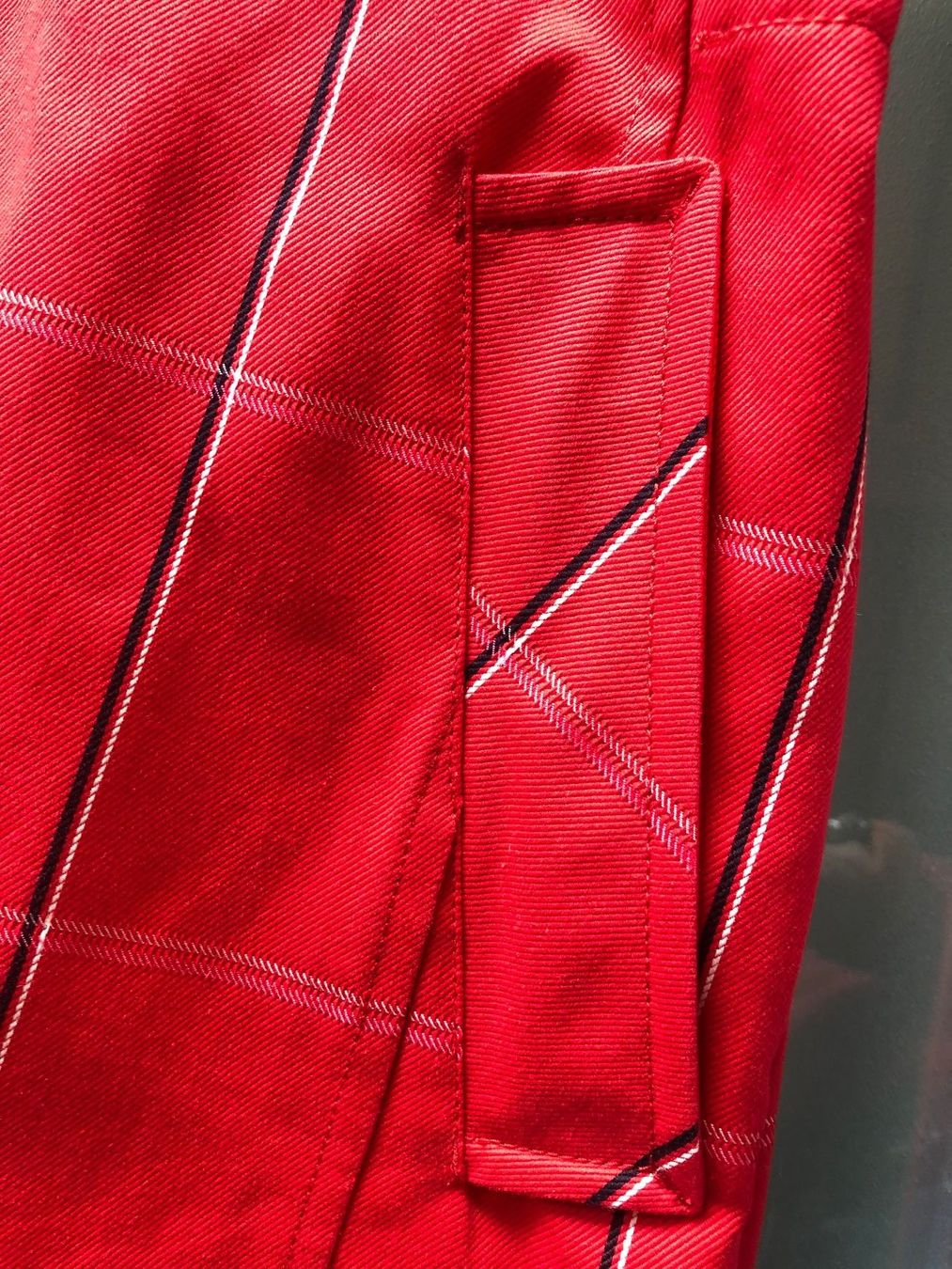 Marc Cain Mäntel: Mantel Marccain Baumwolle rot Size N2 – Neu (gemäss Beschreibung) aus Romanshorn von sus_6k72 6