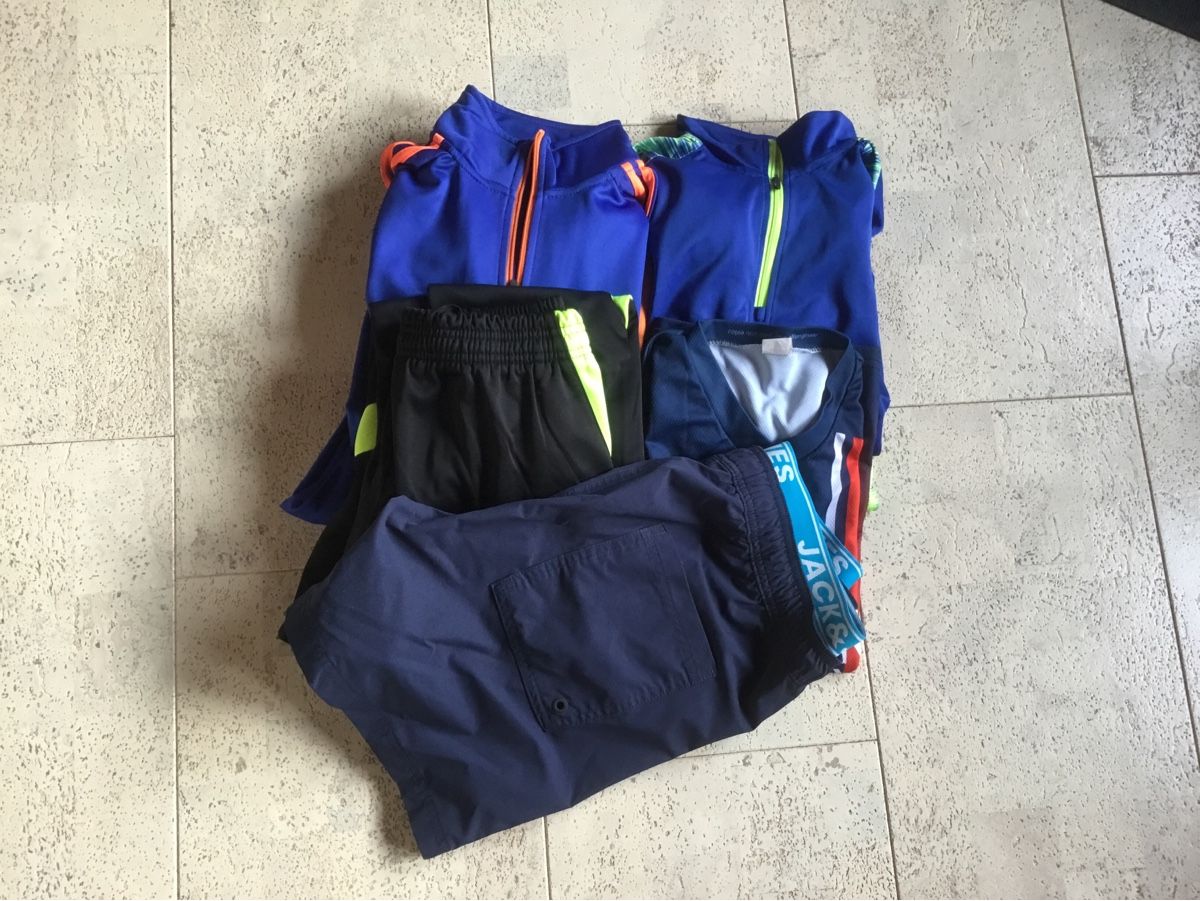 Lotti & Set di vestiti: Sportkleiderpaket Gr. 176 – Usato da Wattwil venduto da charlie11