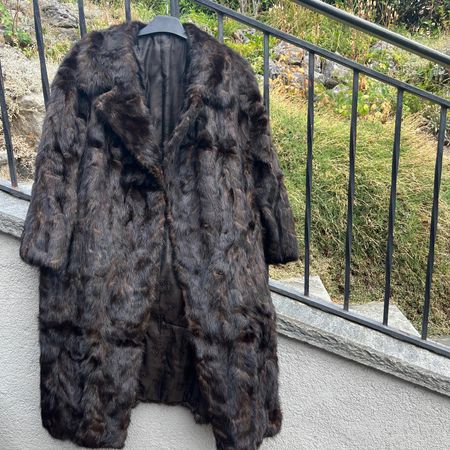 manteau de fourrure vintage signé Benjamin