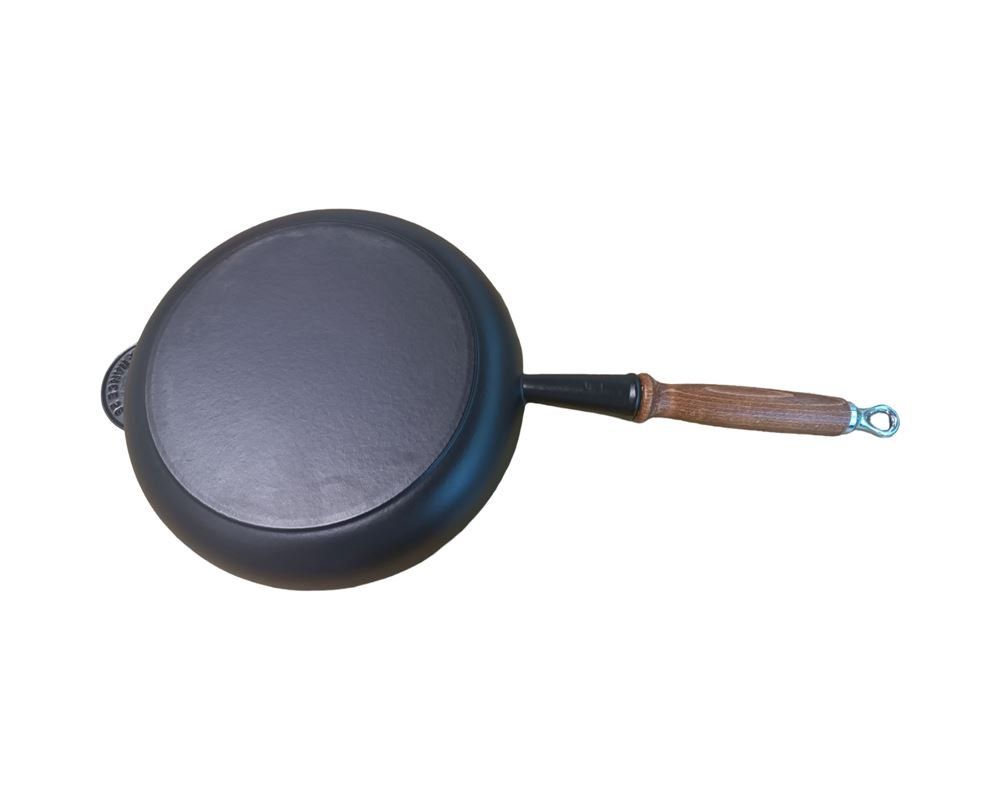 Le Creuset Pfannen: LE CREUSET Gusseisenpfanne – Gebraucht aus Luzern von Restwert_Luzern 5