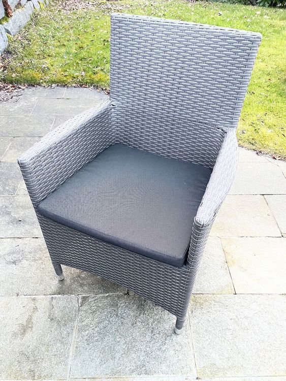 6 Stapelbare Gartenstühle Aus Kunststoff – Rattan-Optik, Weiß, Maximal 100 Kg Belastbar, Witterungsbeständig