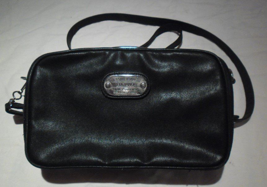 Borse da donna: Hand- und Umhänge- Tasche – Usato da Büren SO venduto da omsa 1