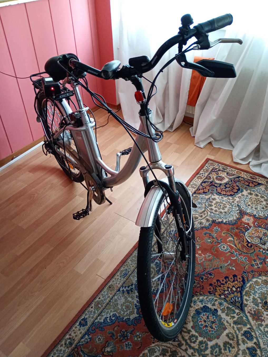 Vélos: E-Bike Damen Rad Silber   – D'occasion à Degersheim par don_bj5h 3