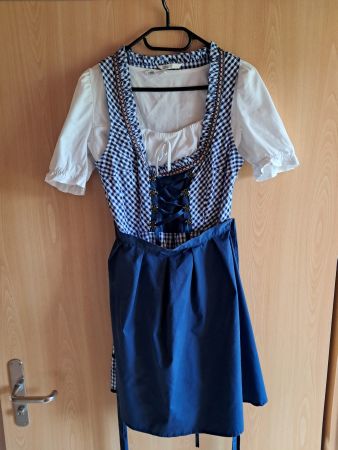 Dirndl zu verkaufen