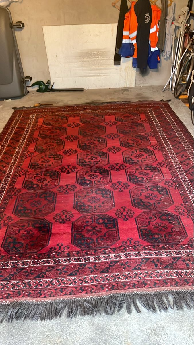 Tappeti: Tappeto orientale rosso e nero, – Usato da Bellinzona venduto da remarema