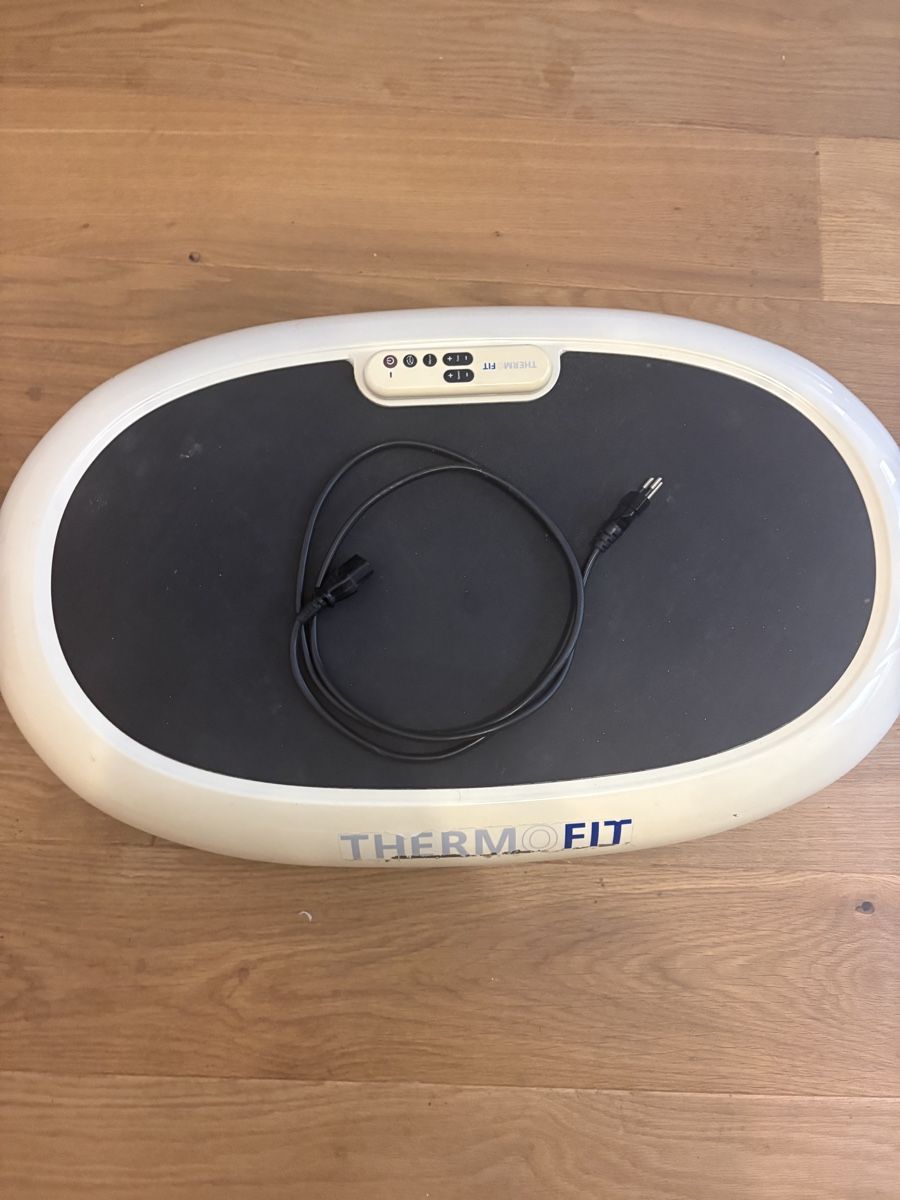 Thermofit Vélos d'appartement: Thermofit Vibrationsplatte – D'occasion à Schötz par MIS86